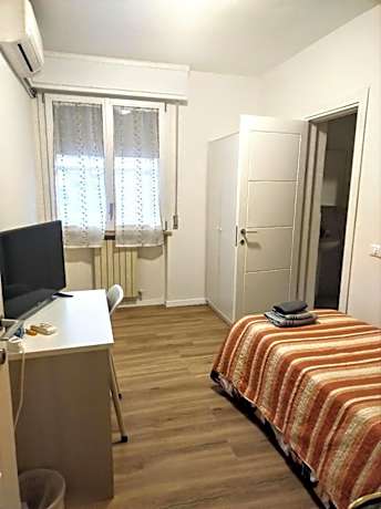 Single Room with Private Bathroom