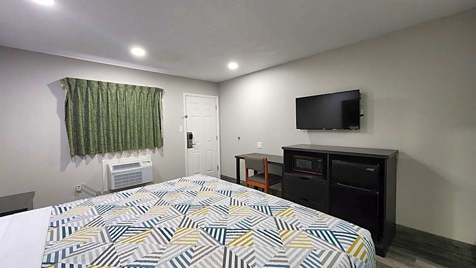 Scottish Inn & Suites