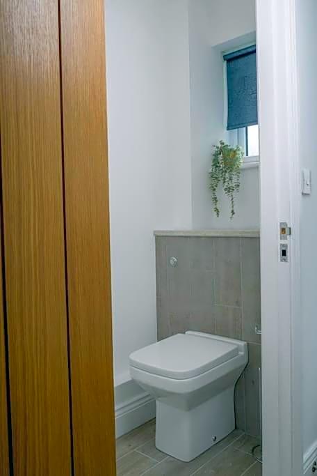 Durham, Free Parking, Central - Modern House