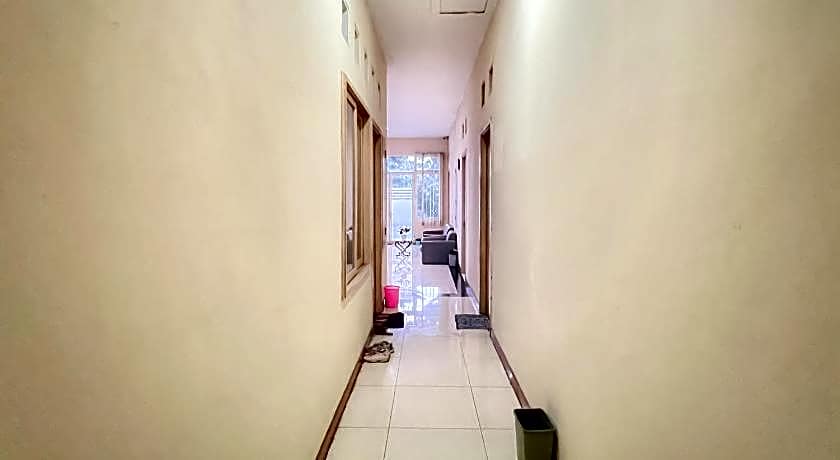 Wisma Anggrek Syariah Mitra Reddoorz