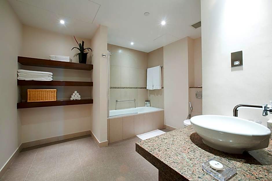 Staybridge Suites Yas Island Abu Dhabi By IHG