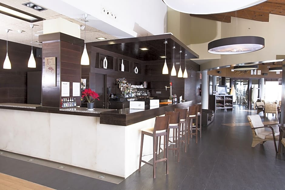 Fun Aragon Hills Hotel & Spa