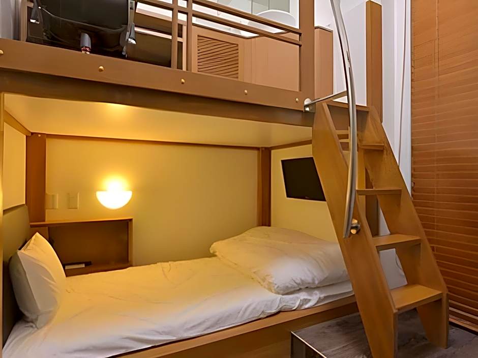 Okinawa Kariyushi Lch Izumizaki Kenchomae Hotel