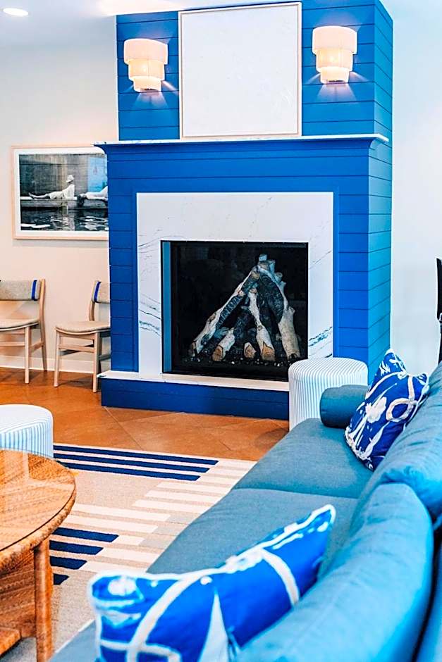 Salem Waterfront Hotel & Suites