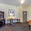 Clarion Inn & Suites Central Clearwater Beach
