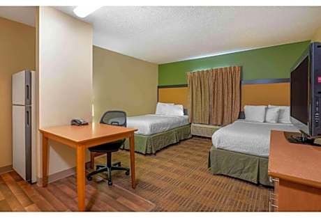 2 Queen Beds - Non-Smoking