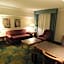 Days Inn & Suites by Wyndham Arlington Heights