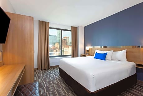 1 Queen Bed Non-Smoking