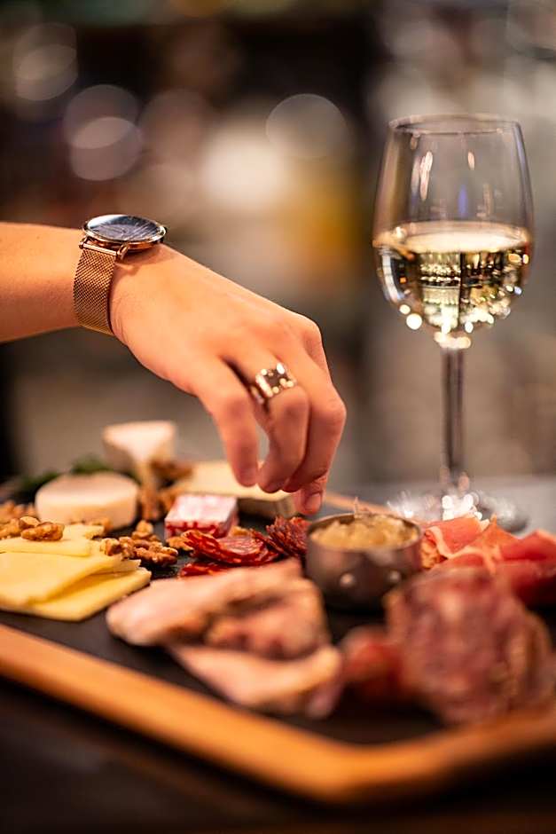 Hôtel Grand Confort Le Moulin Rouge