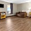 Days Inn & Suites by Wyndham Albany