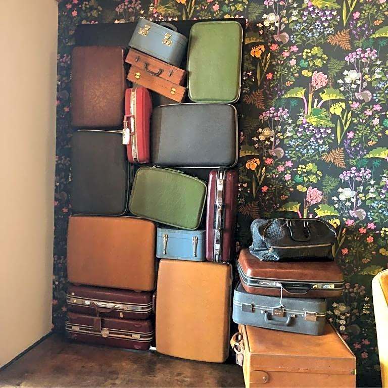 Deep Ellum Hostel - Adults Only