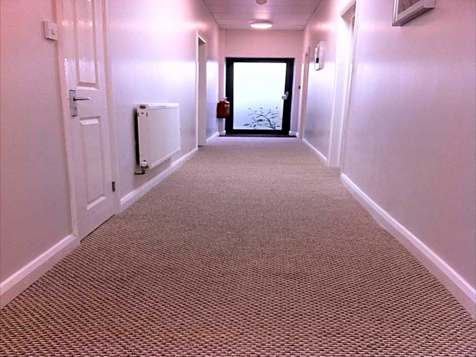 Lyall Apartment Hotel