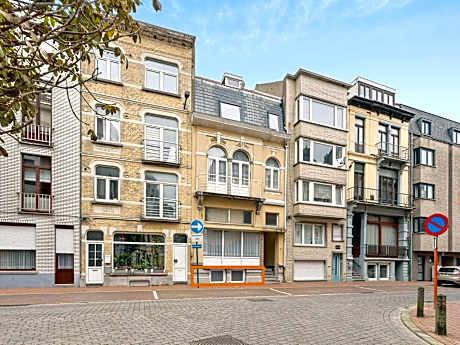 Spacious seafront apartment