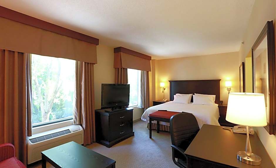 Hampton Inn By Hilton & Suites Laval Quebec Canada