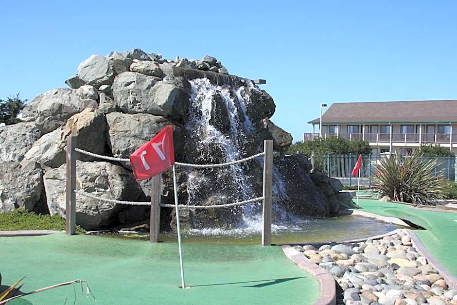 Emerald Dolphin Inn & Mini Golf