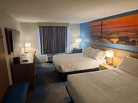 Deluxe Studio Suite with Two Queen Beds - Non-Smoking