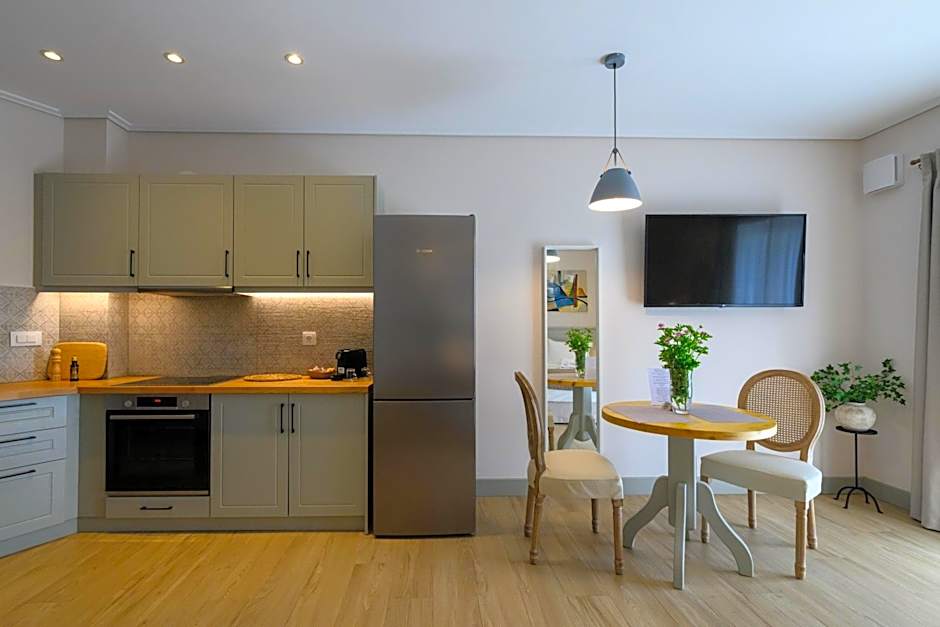 Kannas Mani Luxury Suites -Adults Friendly 14 Plus