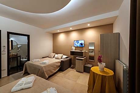 Deluxe Queen Room with Two Queen Beds