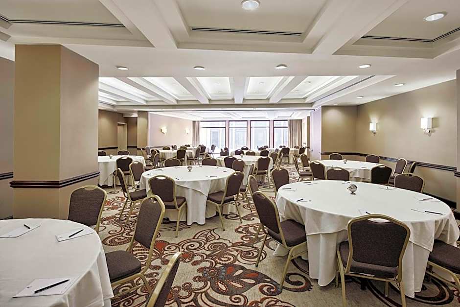 Embassy Suites By Hilton Hotel Alexandria-Old Town