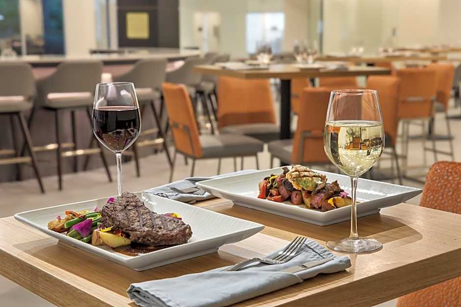 Crowne Plaza Orlando - Lake Buena Vista By IHG