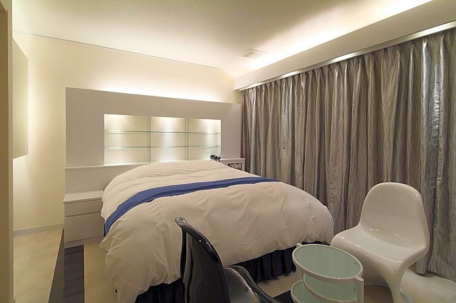 hotelLUANA 18歳未満入場禁止