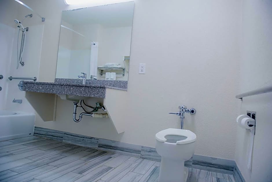 Days Inn & Suites by Wyndham Athens
