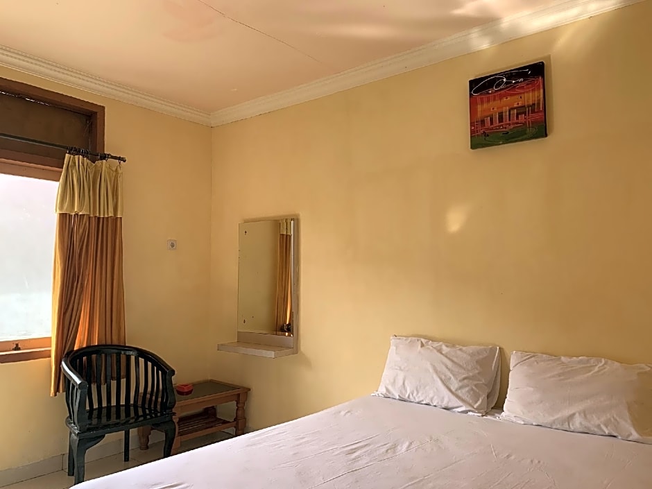 Hotel O Wisma Phinisi Syariah Near Mall of Pinrang Sejahtera