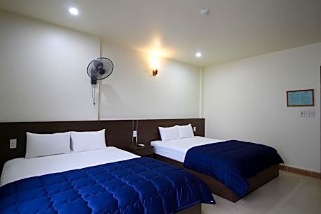 Family Room with Side Sea View