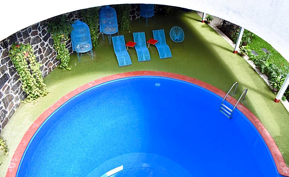 Country Hotel & Suites