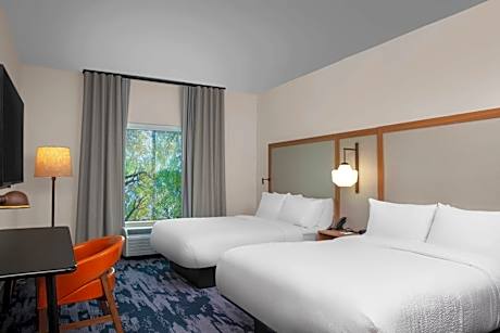 Queen Room with Two Queen Beds and Bathtub - Hearing Accessible/Mobility Access