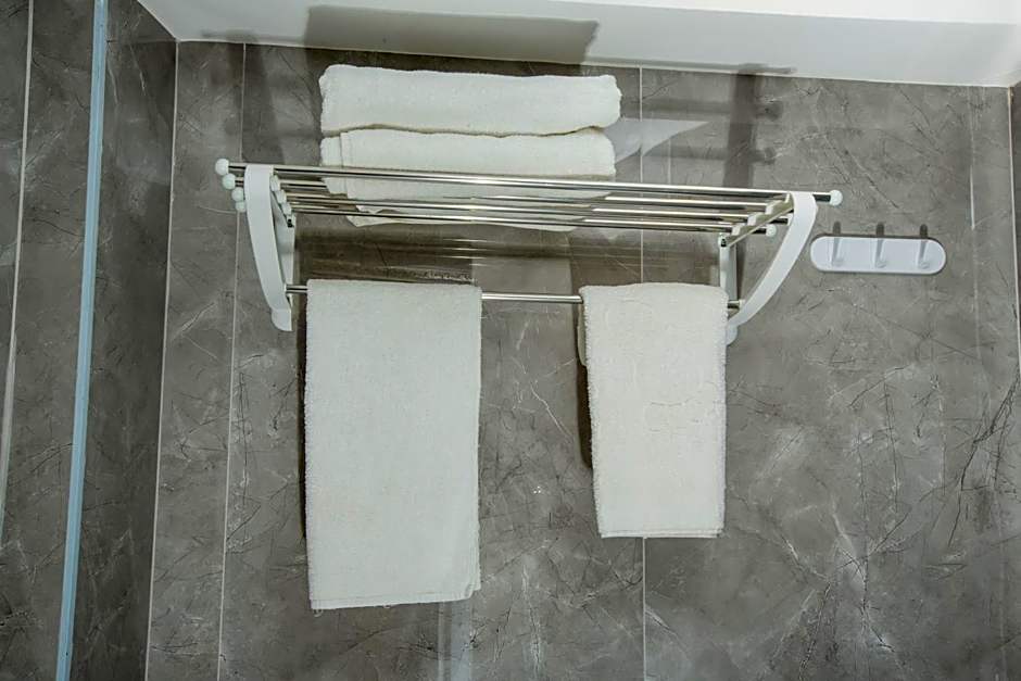 Atlantis Royal Hotel