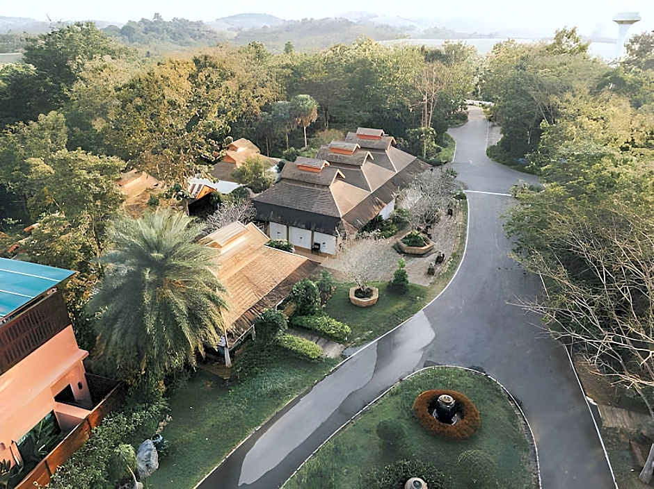 Phukumhom Resort