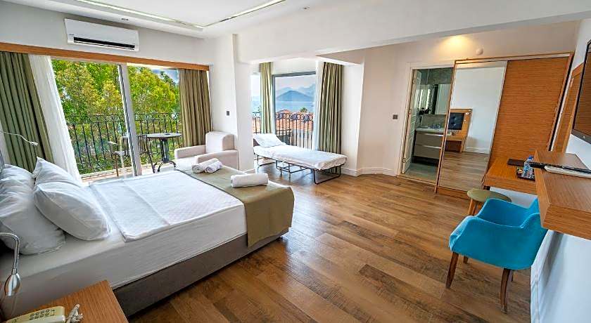 Aurasia Sea Side Hotel
