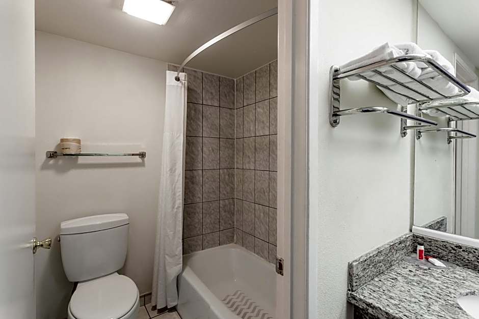 Howard Johnson by Wyndham Norco