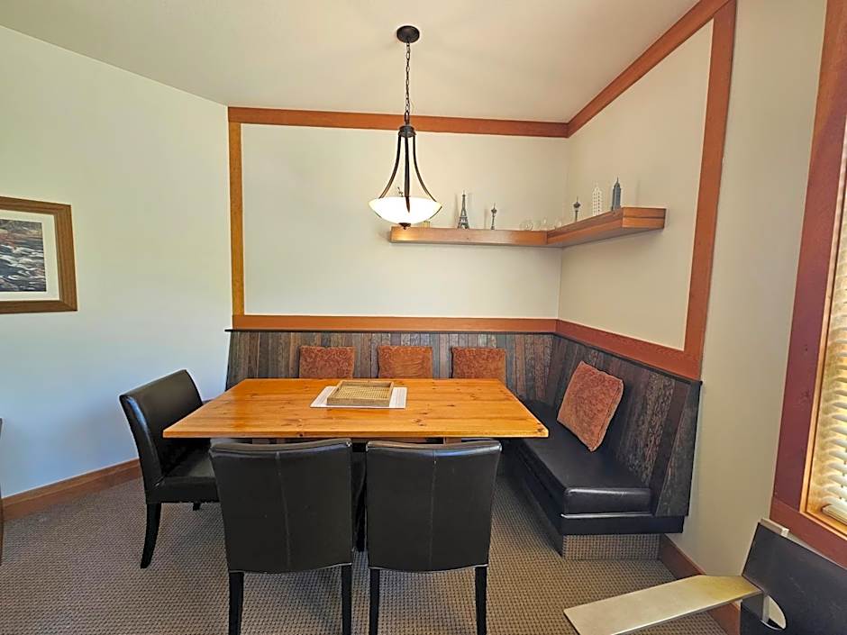 Timberline Lodges by Fernie Lodging Co