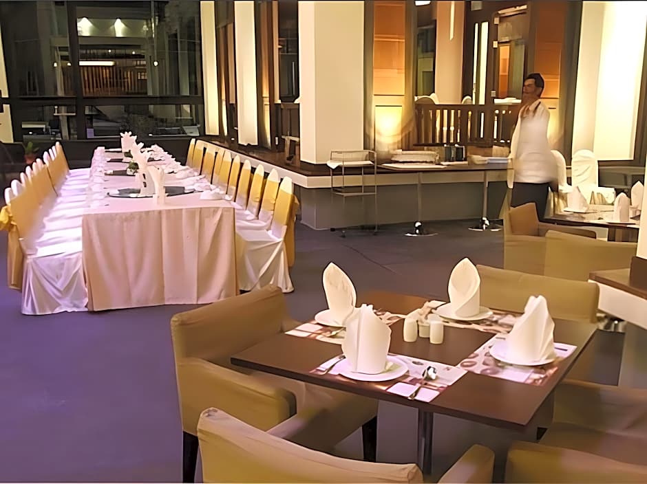 Sunee Grand Hotel&Convention Center