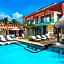 Azul Villa Esmeralda, by Karisma