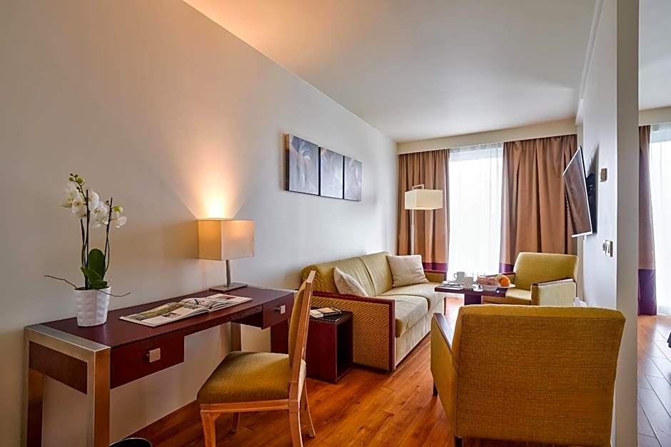 Clarion Paris CDG Airport