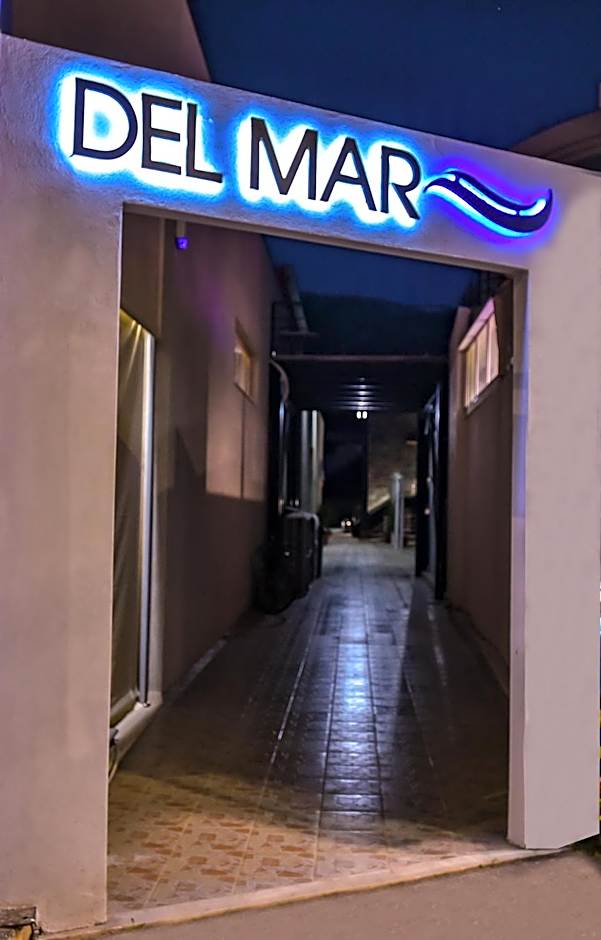 Del Mar 'Adults Only'