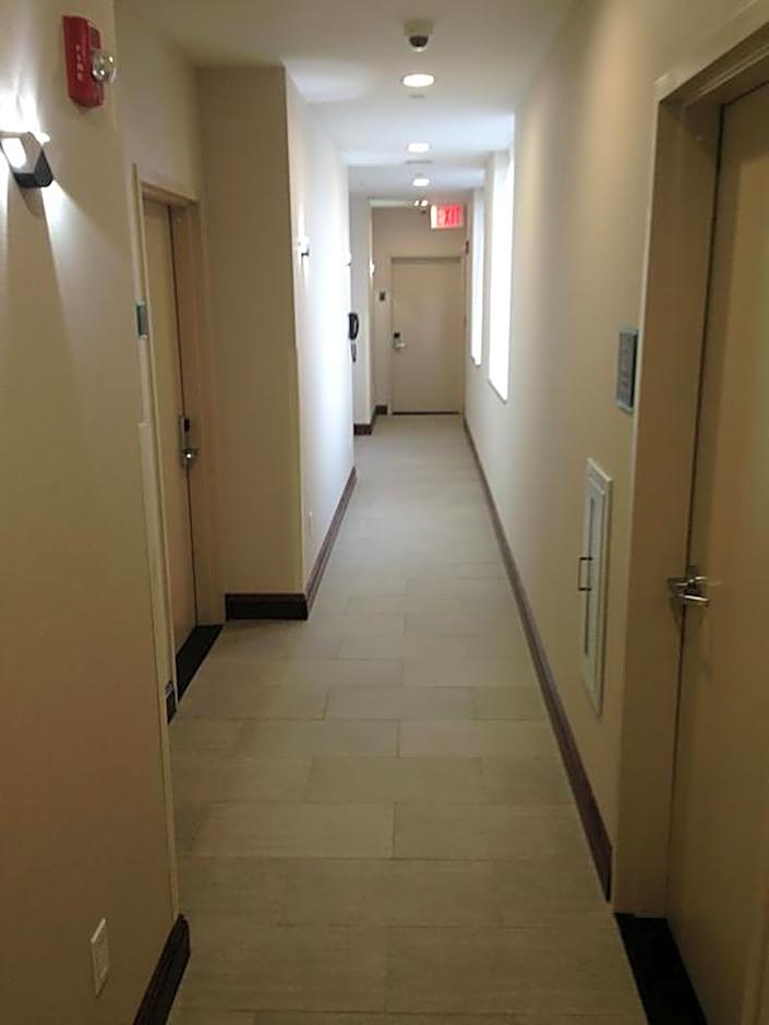 Howard Johnson by Wyndham Brooklyn