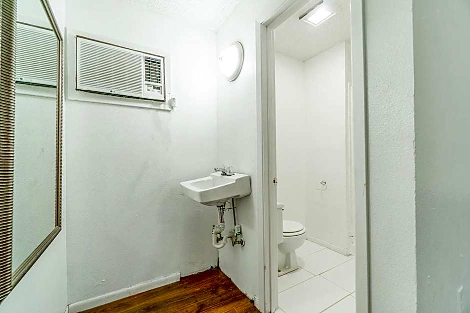 Budget Inn By OYO Palestine TX Hwy 79