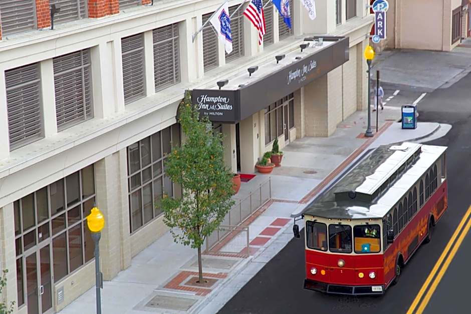 Hampton Inn By Hilton and Suites Roanoke-Downtown, VA