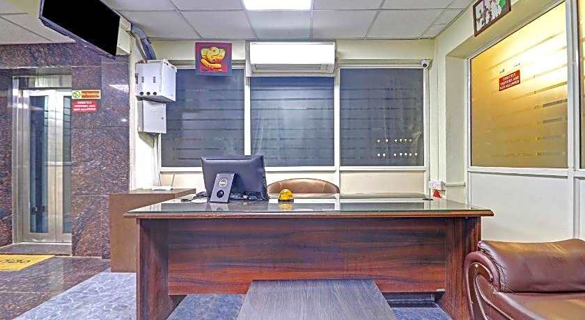 OYO 10595 Hotel Mirras