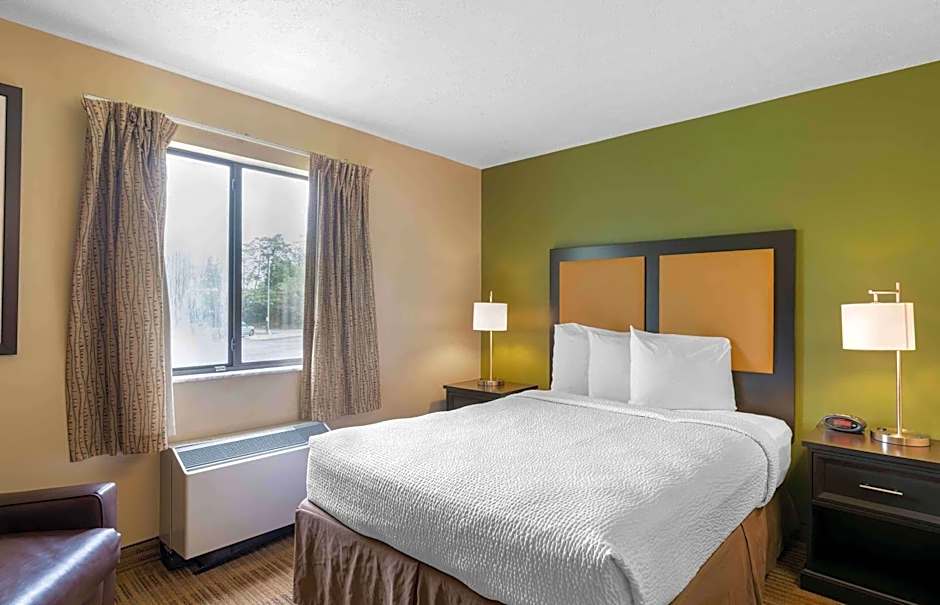 Extended Stay America Select Suites - Atlanta - Kennesaw Chastain Rd.