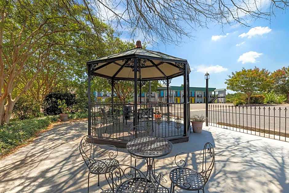 Days Inn by Wyndham Natchitoches