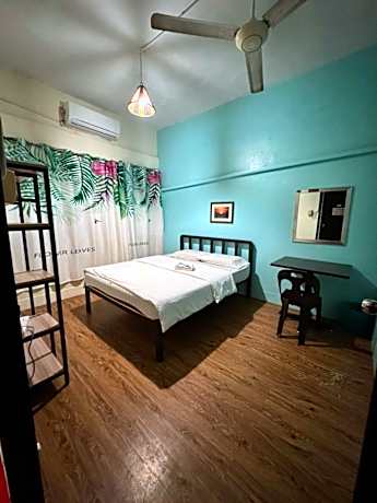 Standard Double Room with Shared Bathroom
