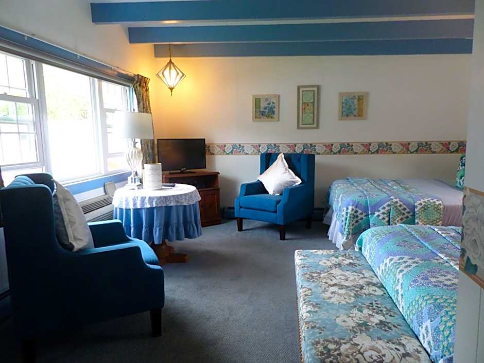 Claddagh Motel & Suites