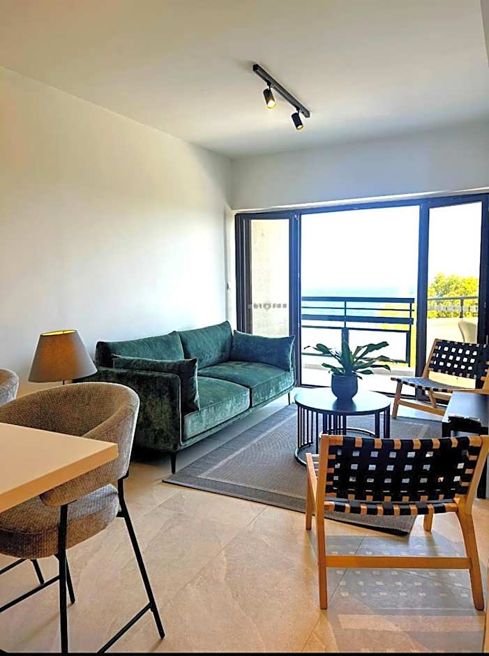 Pigeon Beach Hotel Apartments