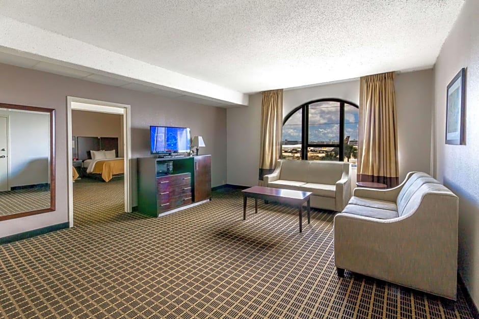 Clarion Inn & Suites Miami International Airport