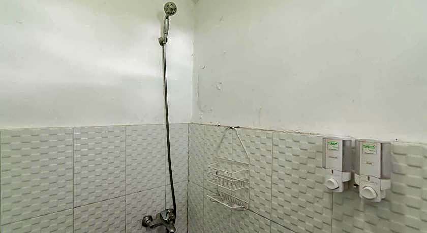 RedDoorz near Farmhouse Lembang